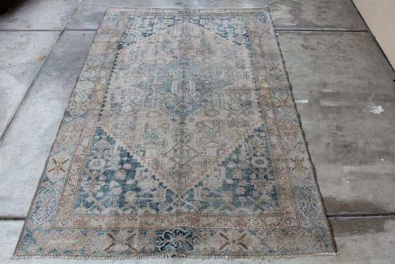 No. 0122 Antique Neutral Blue Malayer rug Punto 